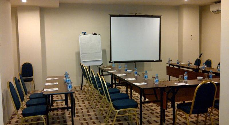 Hotel D'anaya 3*